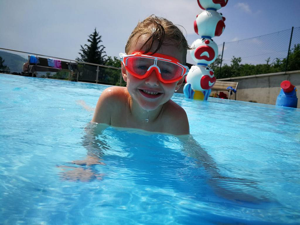 UV Protection Scratch Resistant Anti-Fog Lens Cressi Kids Baloo Swim Goggles 
